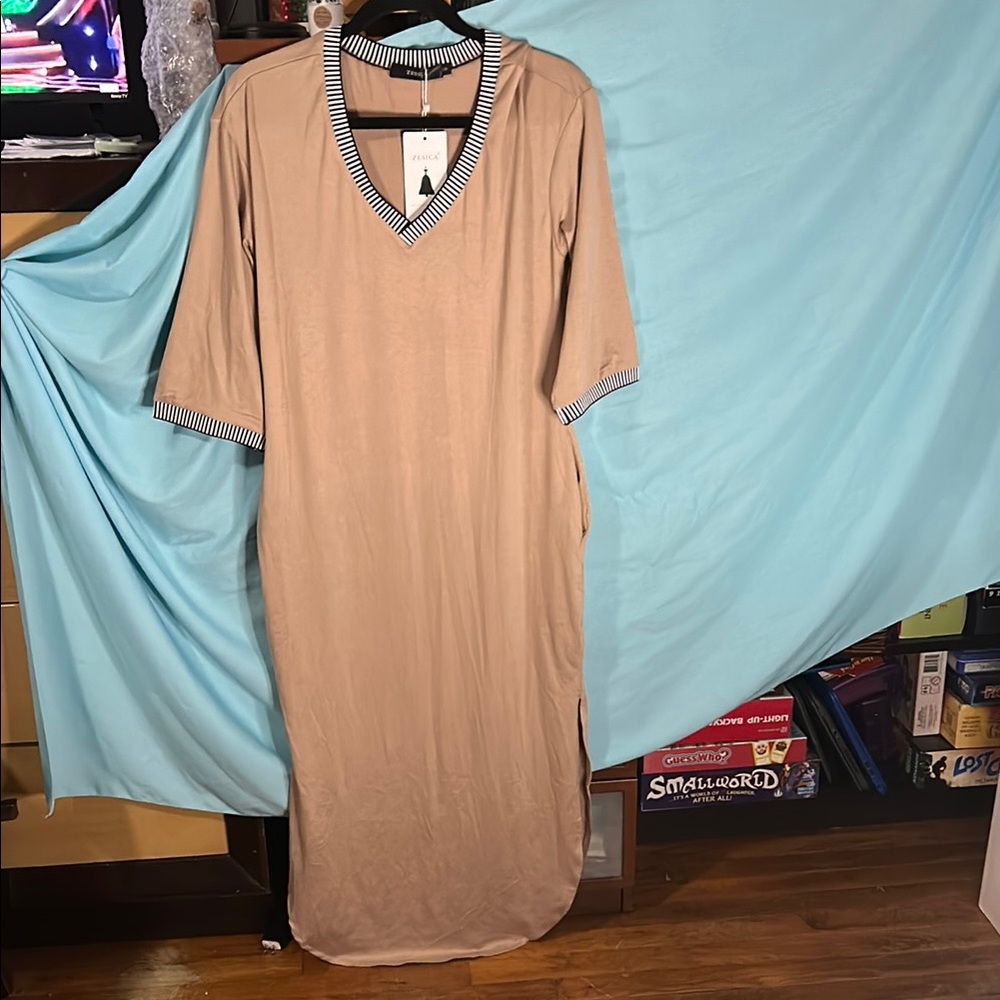 ZESICA Elegant Tan Maxi Dress size small nwt